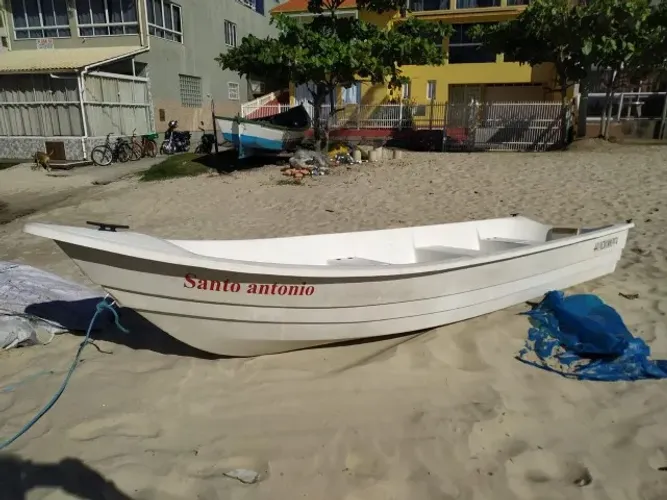 Vendo dois barcos