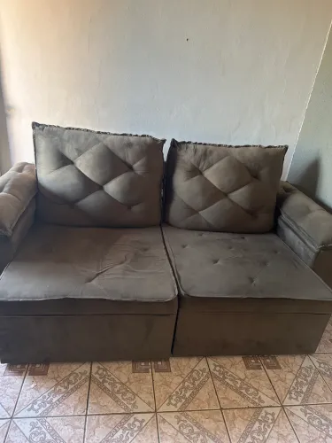 Sofá retrátil novo 900,00