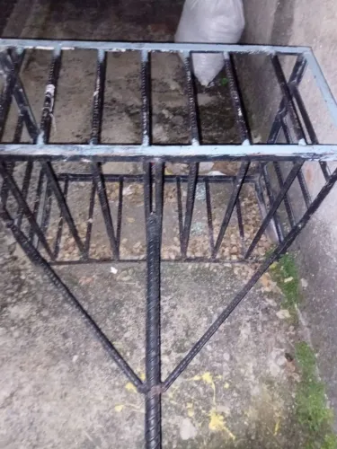 Lixeira de colocar na porta de casa 