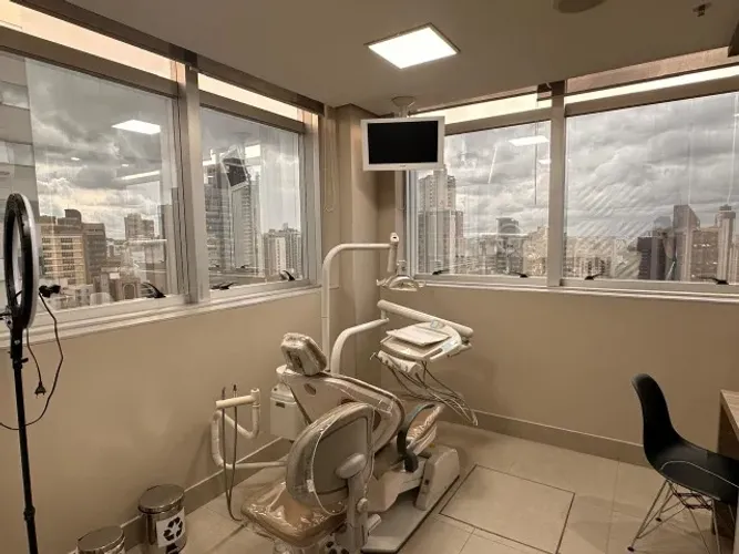 VENDO CONSULTÓRIO ODONTOLÓGICO - SAVASSI / BH