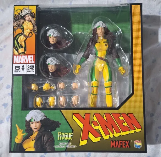 Vampira Mafex lacrada