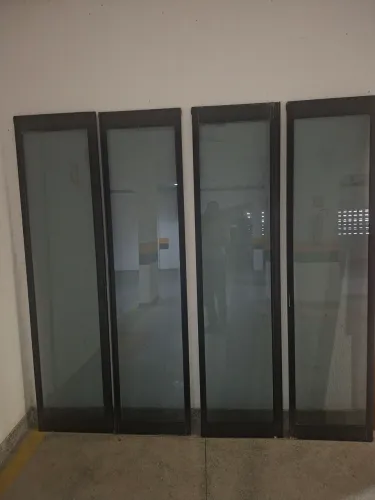 Porta em alumínio anodizado ( completa)