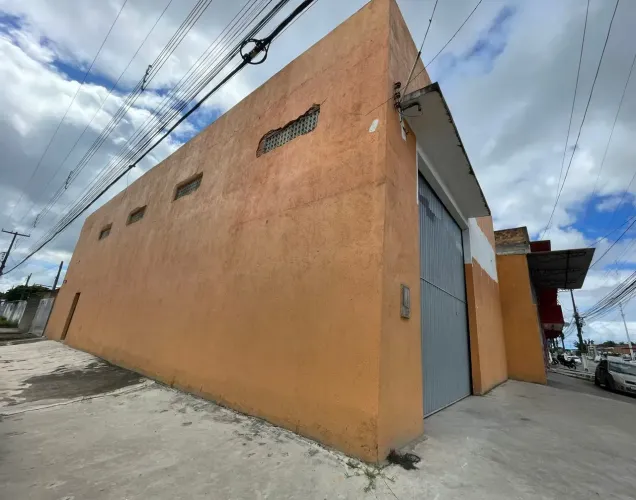 Alugo Galpão na principal do conjunto Acauã