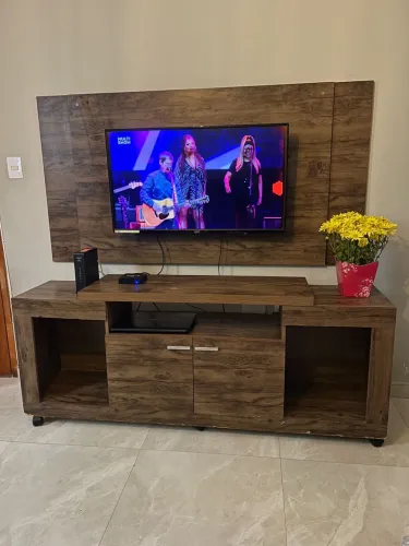 Rack painel para Tv + Tv AOC Promoção 