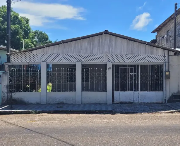 Casa a venda de dois quartos em Macapá - AP