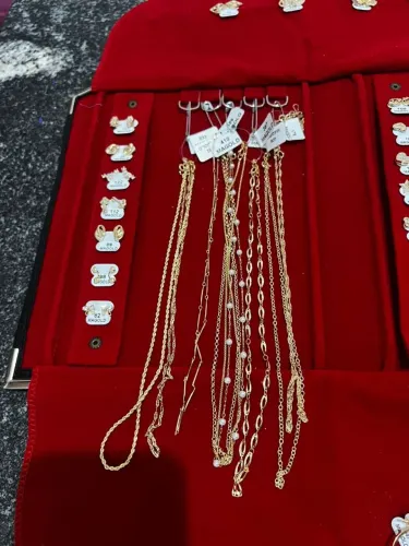 Semi jóias com 3 banho de ouro 