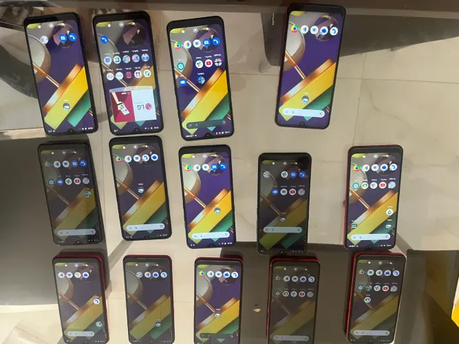 20 celulares LG K22 (cor cinza e vermelha)