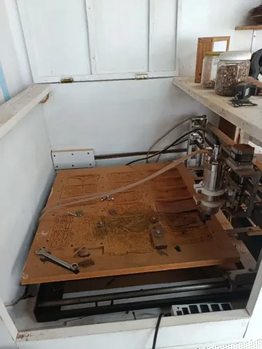 CNC Taguchi 50x50 com Spindle Azanelli de 1,1 cv ref água e inversor weg cfw300