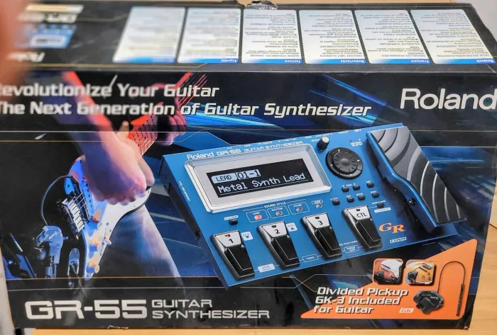 Pedaleira Roland GR-55 completa com case e GK-3
