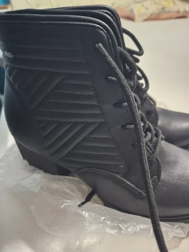 Vendo bota coturno preta