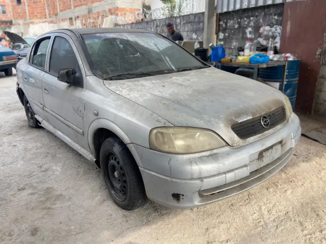 Vendo peças de Astra sedan 1.8 2001