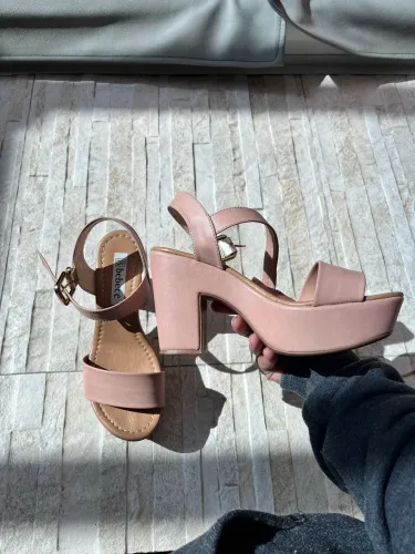 Sandália Salto Médio T5118-195 Bebecê Feminina Estilo Casual Elegante e Confortável
