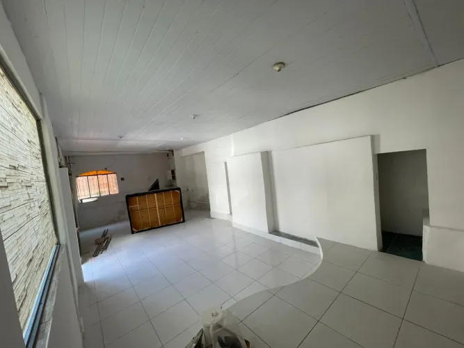 Aluga-se loja em Niterói-RJ.