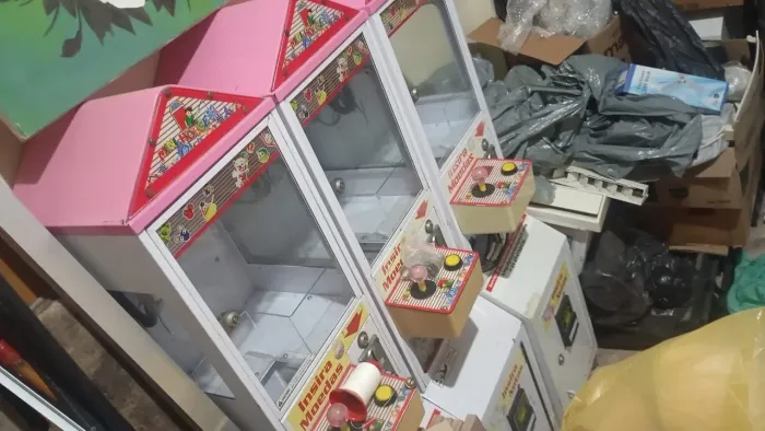 Máquina de pegar ursos de pelúcia 