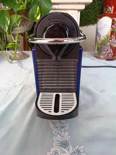 Cafeteira Nespresso azul, 220