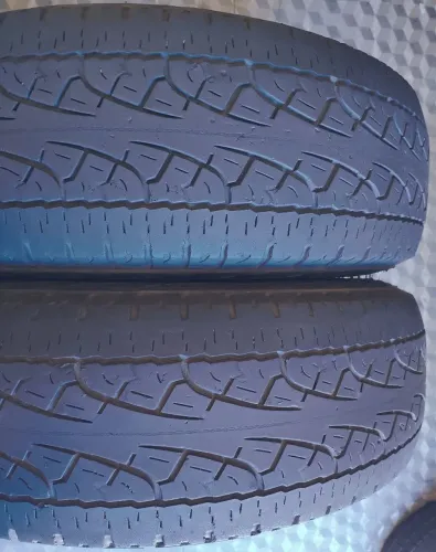 Par de pneus 225/65 aro 17 - (Pirelli Scorpion)