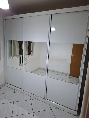 Armario 3 portas de correr com espelhos