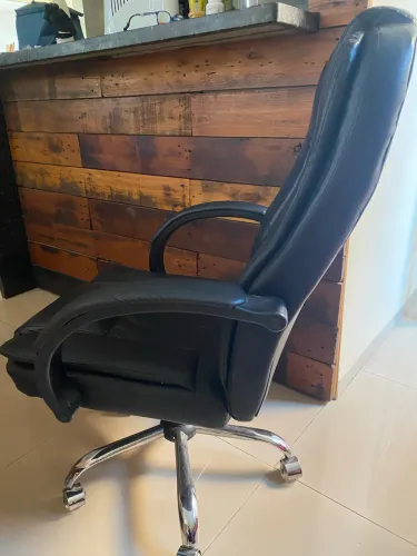 Cadeira escritório tipo presidente