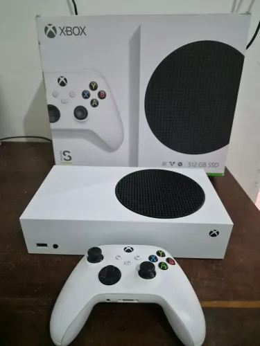 Xbox Series S + 100 Jogos