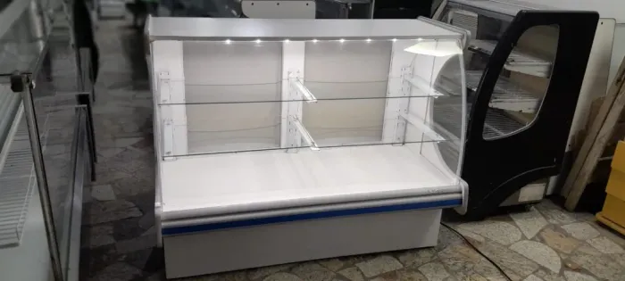 balcao seco neutro GELOPAR 1,40 com luz leds. R$1.450,00