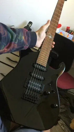 Guitarra Super Strato Sx Scorpion + amplificador