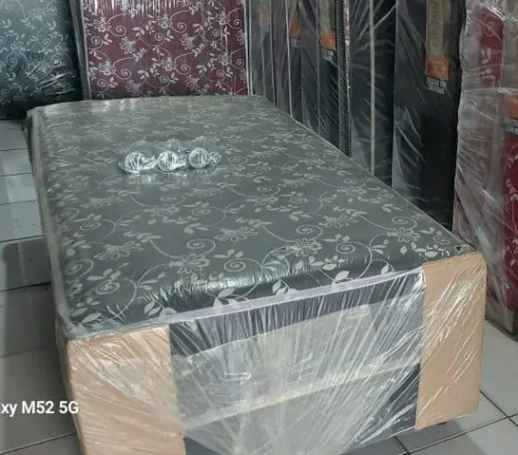 Cama box solteiro com 10 cm de espuma 