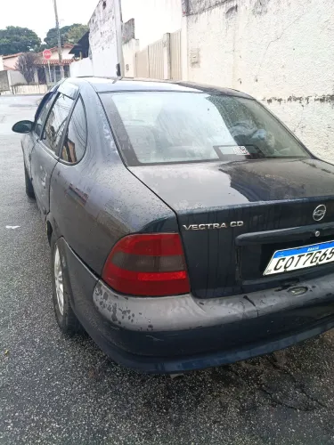Chevrolet Vectra CD 2.2 16V / 2.0 16V Mec./aut. 1999