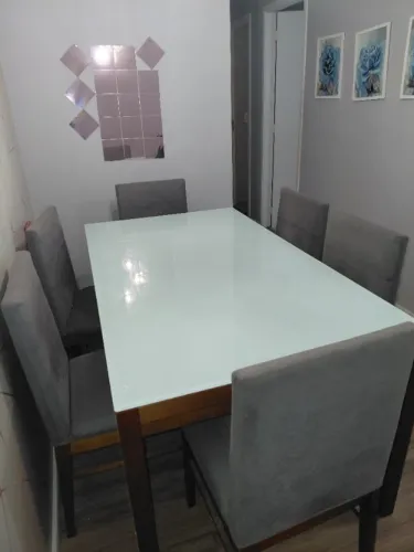 Mesa de Madeira Maciça