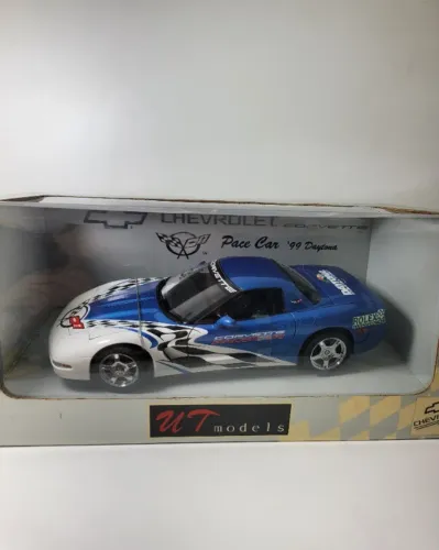Miniatura 1:18 Chevrolet Corvette pace car Daytona ut models