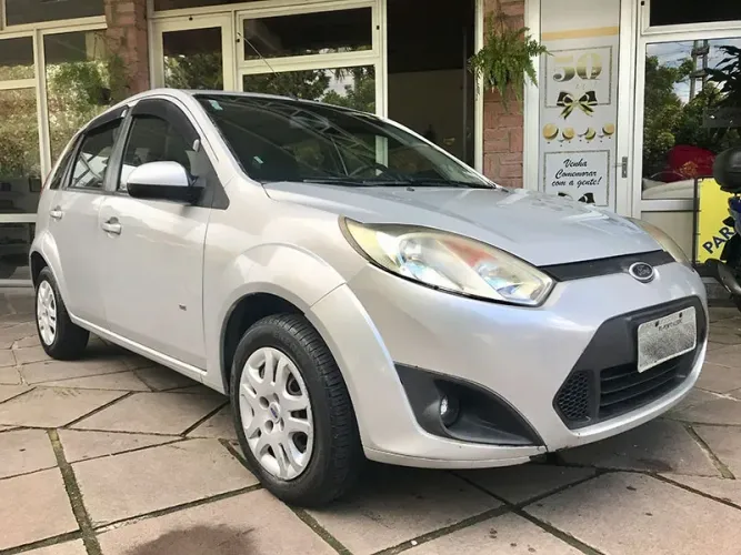 Ford Fiesta 1.0 Rocam SE Plus Hatch 8V Flex 4P Manual 2014