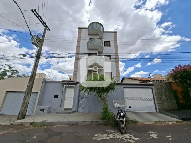 Apartamento em ótima localização no Bairro Santa Mônica