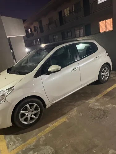 Peugeot 208 Allure 1.5 Flex 8V 5P 2015
