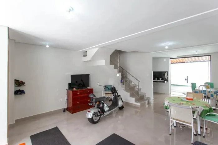 Casa à Venda - Santa Rosa, 3 Quartos, 103 m2