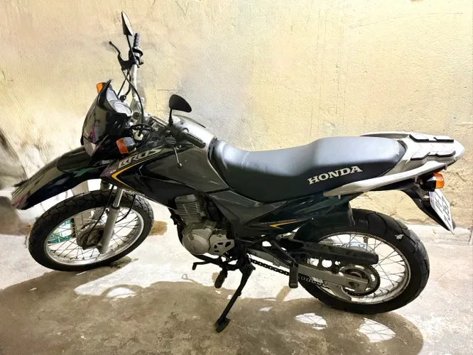 Aluguel de Bros 150