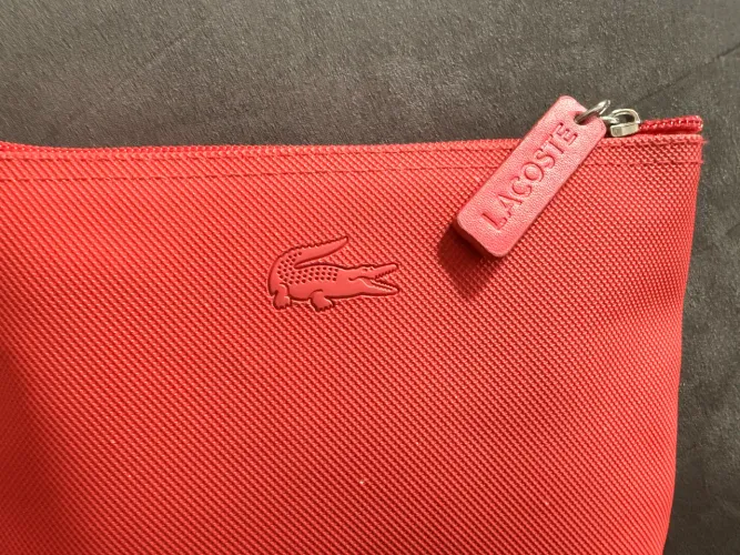 kit de amenidades Lacoste + Turkish Airlines