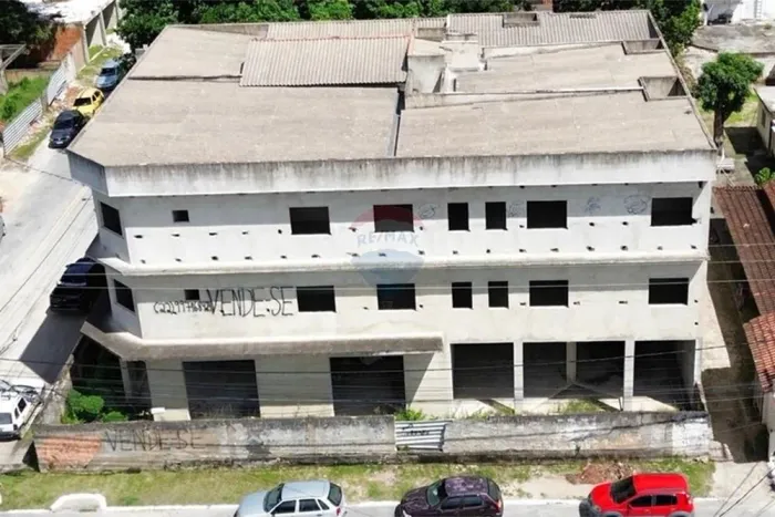 VENDO PRÉDIO COMERCIAL E RESIDENCIAL NO CENTRO DE SILVA JARDIM/RJ