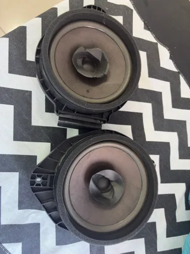 2 auto falantes originais porta Spin 2014