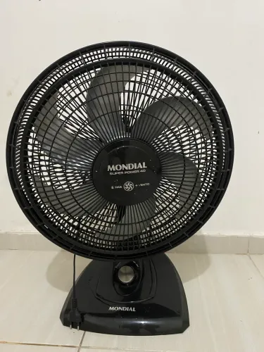 Ventilador Mondial usado