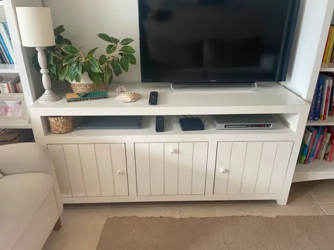 Armário/Rack para TV 1,50 x 0,45 x 0,70 com nicho, 2 portas e gavetão