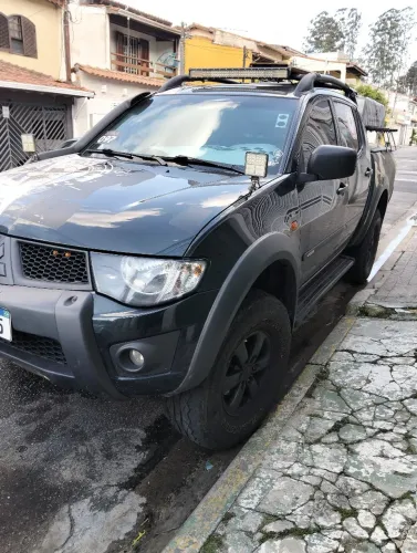 Mitsubishi L200 Triton Savana 3.2 CD TBI Dies. Mec. 2014