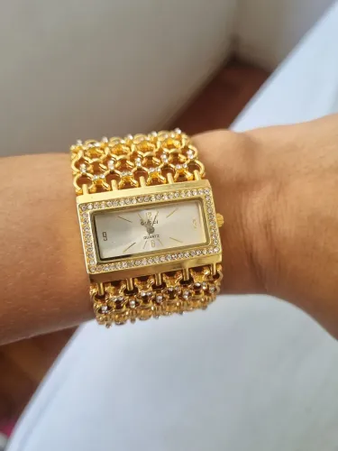 Relógio Gucci Dourado em Pedrarias