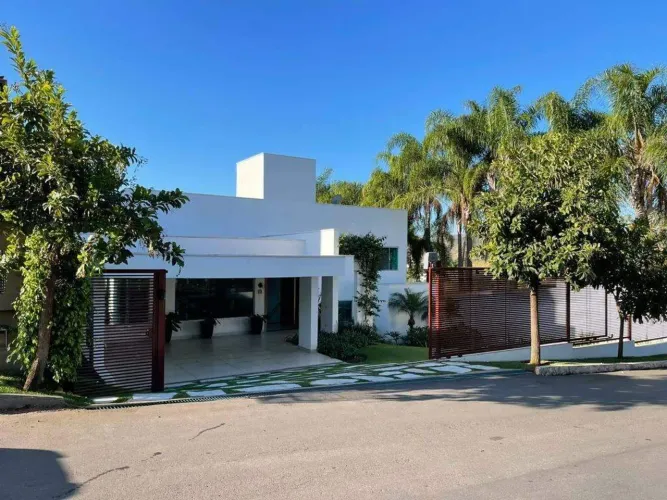 Casa à venda, 7 quartos, 5 suítes, 4 vagas, Engenheiro José Mendes Junior - Capitólio/MG