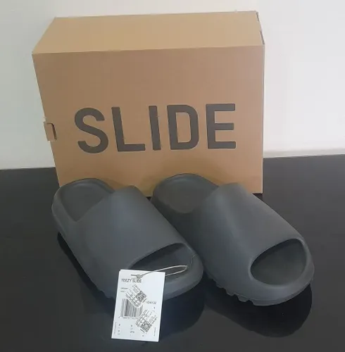 (Apenas retirada) Yeezy slide original tamanho 41 cinza