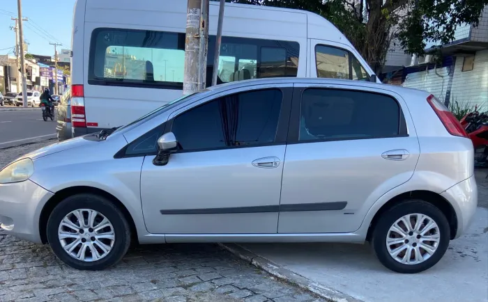 Fiat Punto HLX 1.8 Flex 8V 5P 2010