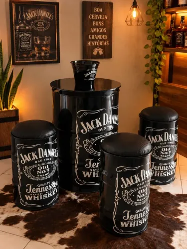 Mesa de bar com 3 acentos
