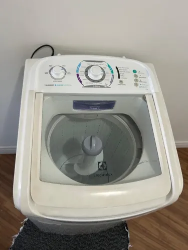 Vendo Máquina de Lavar Electrolux 8kg Turbo Economia