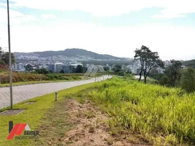 Terreno a venda no bairro Itacorubi com localização previlegiada