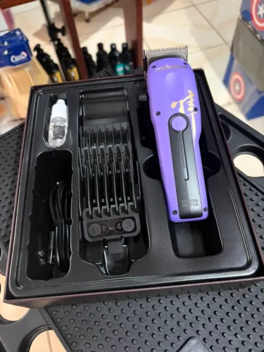 Máquina de cortar cabelo - NOVA, na embalagem