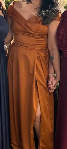 Vestido de festa terracota