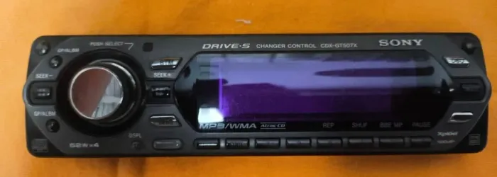 Frente do rádio Sony CDX-GT507X
